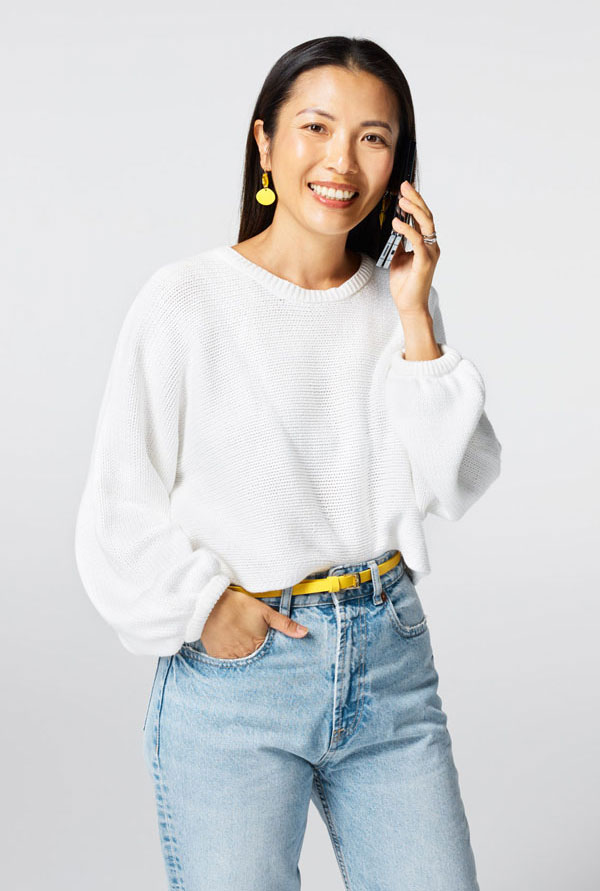 Women talking on smartphone